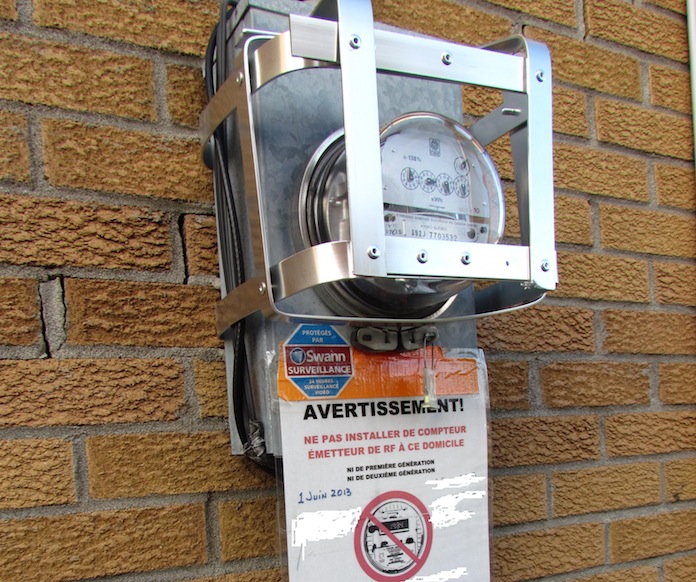  Jusqu'à 6 % des Québécois auraient refusé l'installation d'un compteur intelligent émetteur de radiofréquences, alors qu'Hydro-Québec avait seulement prévu un taux de refus de 1 %.